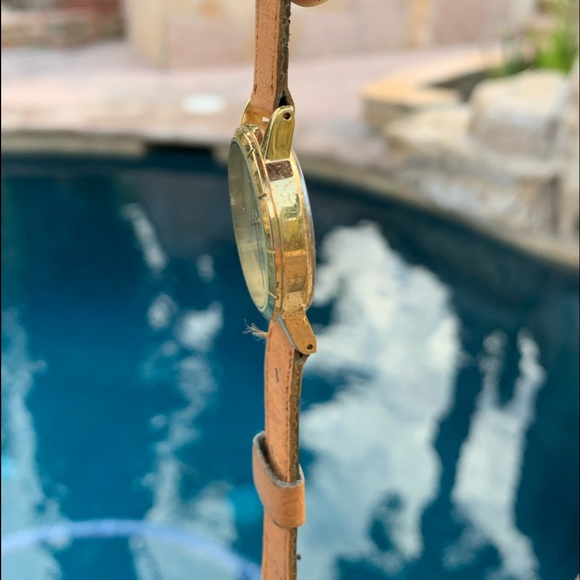 Vintage Gold Tone Mickey Mouse Lorus Watch - Picture 4 of 7